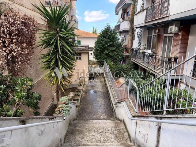 Appartamento in vendita di 102 m² in Via Venerini Rosa