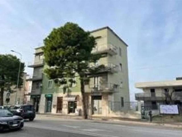 Appartamento in vendita di 102 m² in Viale Trento, 128