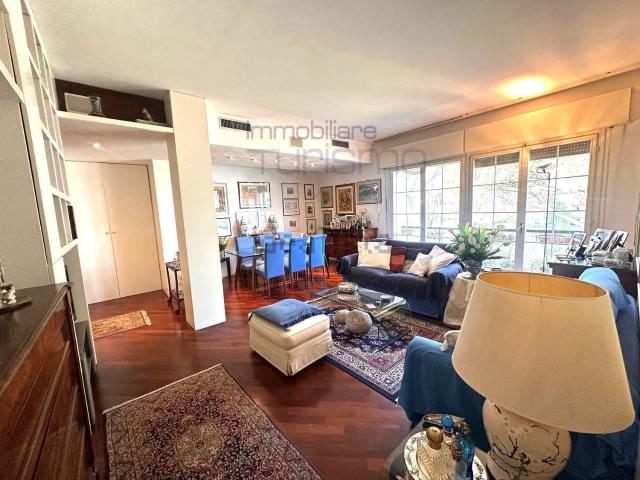 Appartamento in vendita di 102 m² in Viale Lugo