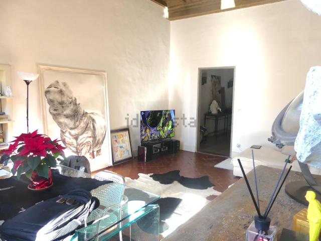 Appartamento in vendita di 102 m² in Borgo San Frediano, 48