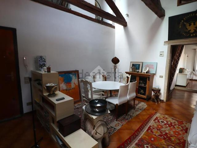 Appartamento in vendita di 102 m² in Calle de le Tre Crose, 5