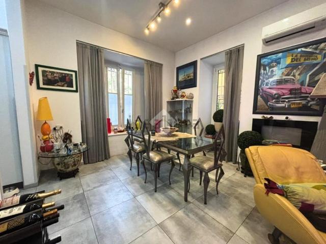 Appartamento in vendita di 102 m² in Piazza Ippolito Nievo, 5