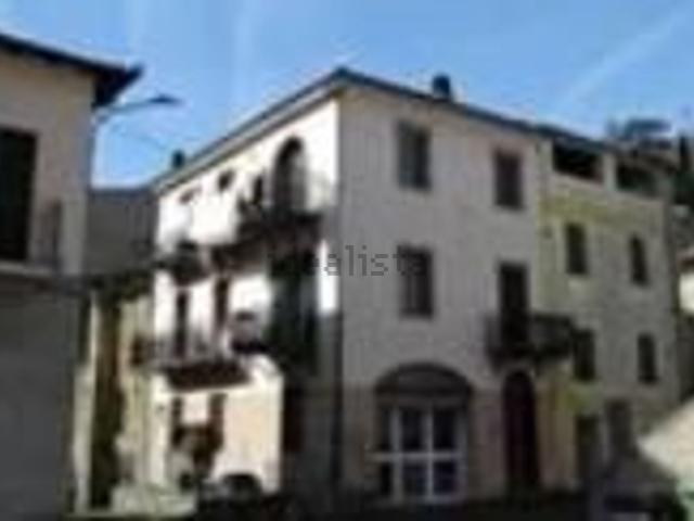 Appartamento in vendita di 102 m² in Piazza Umberto I, 2