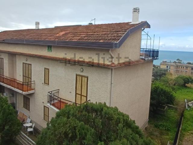 Appartamento in vendita di 102 m² in Strada H, 2