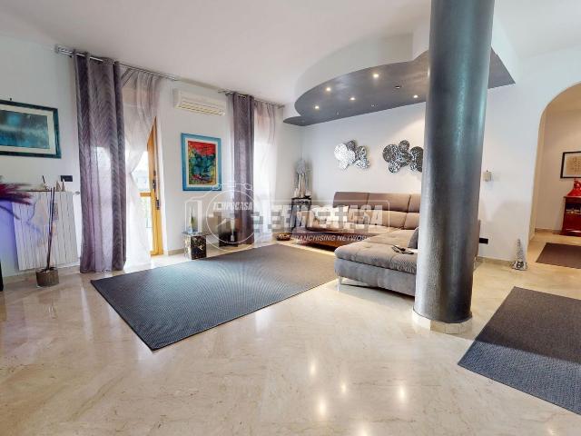 Appartamento in vendita di 102 m² in Strada Lama del Duca
