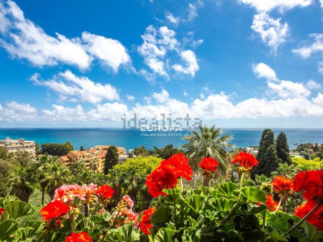 Appartamento in vendita di 102 m² in Strada Privata Peiranze