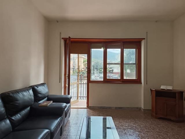 Appartamento in vendita di 103 m² in Via Consolare Latina