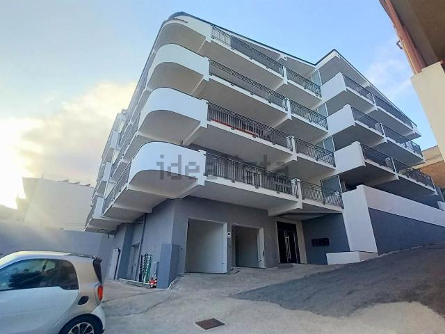 Appartamento in vendita di 103 m² in Via Consolare Pompea