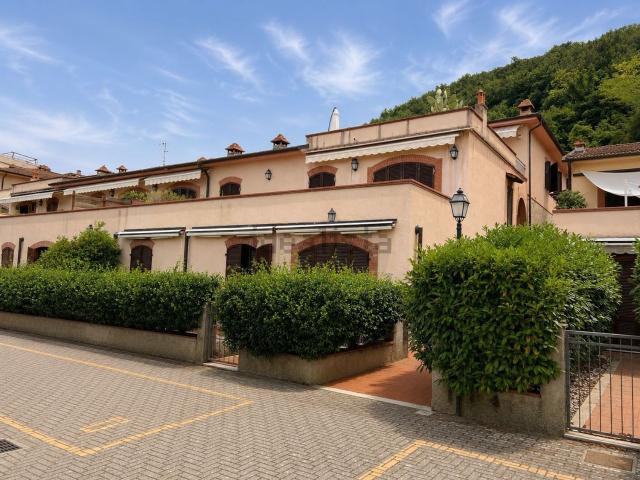 Appartamento in vendita di 103 m² in Via Camisano, 191