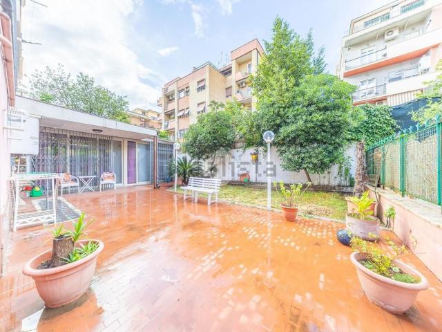 Appartamento in vendita di 103 m² in Via Casilina