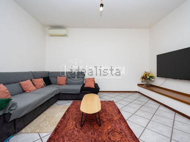 Appartamento in vendita di 103 m² in Via Cassinone, 7