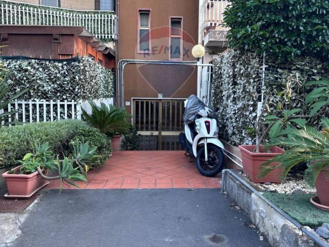Appartamento in vendita di 103 m² in Via Acicastello, 61