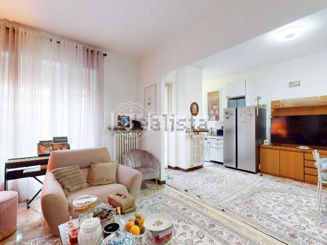 Appartamento in vendita di 103 m² in Via Benvenuto Cellini, 34