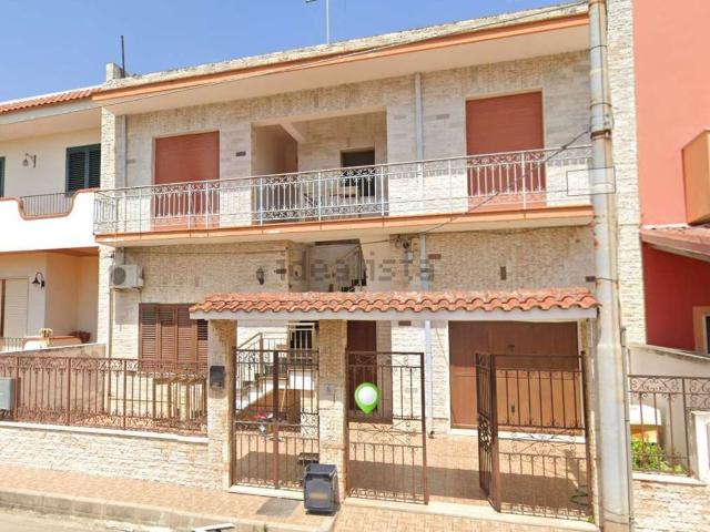 Appartamento in vendita di 103 m² in Via Giacomo Leopardi, 43