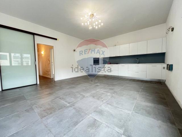 Appartamento in vendita di 103 m² in Via Giovanni Scarpa, 6
