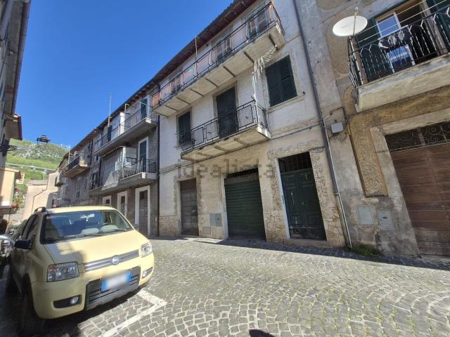 Appartamento in vendita di 103 m² in Via dei Massimo, 47