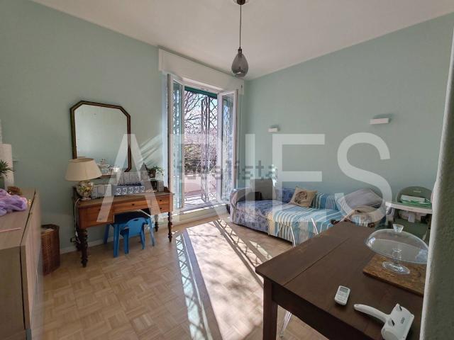 Appartamento in vendita di 103 m² in Via dei Lucilii, 40