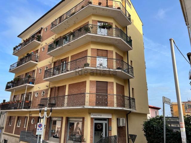 Appartamento in vendita di 103 m² in Via Del Tricalle