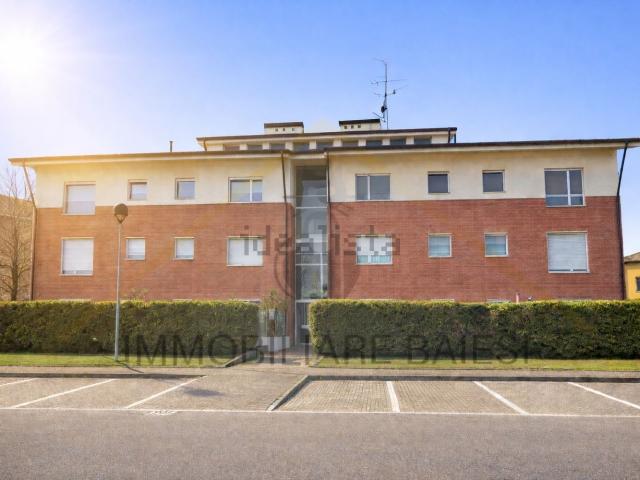 Appartamento in vendita di 103 m² in Via del Triumvirato, 113
