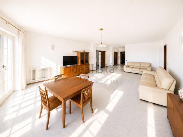 Appartamento in vendita di 103 m² in Via del Triumvirato, 113