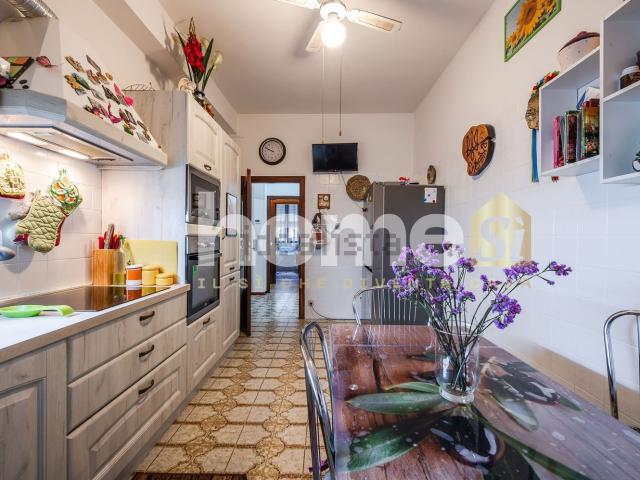 Appartamento in vendita di 103 m² in Via della Costituzione, 1