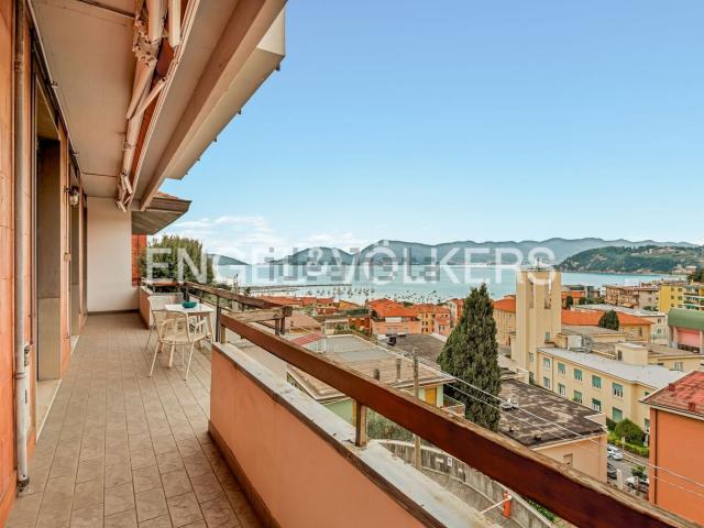 Appartamento in vendita di 103 m² in Via della Repubblica, 67