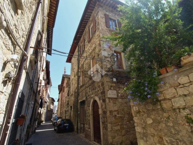 Appartamento in vendita di 103 m² in Via di Corfinio, 3