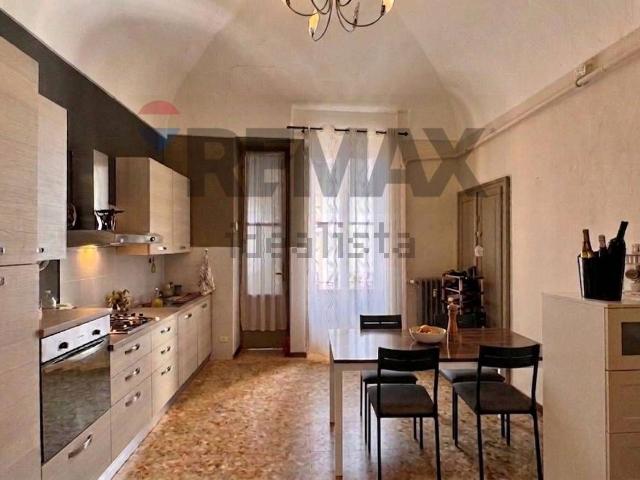 Appartamento in vendita di 103 m² in Via Emilia, 146