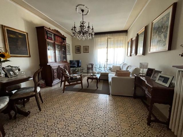 Appartamento in vendita di 103 m² in Via enrico betti, 1