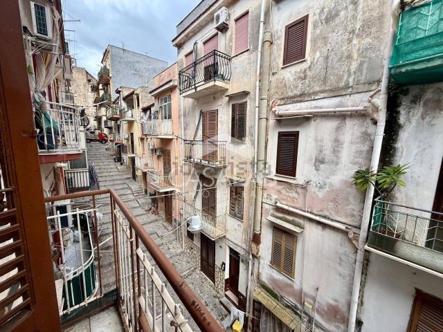 Appartamento in vendita di 103 m² in Via Firenze, 18