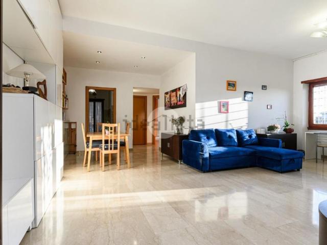 Appartamento in vendita di 103 m² in Via Francesco Valagussa, 51