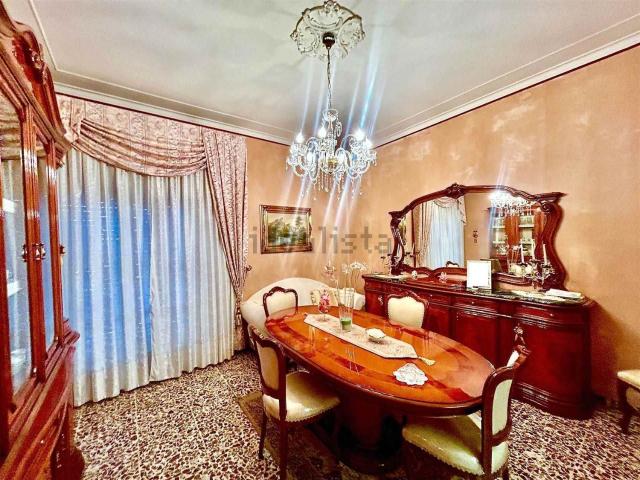 Appartamento in vendita di 103 m² in Via Ortolani, 35