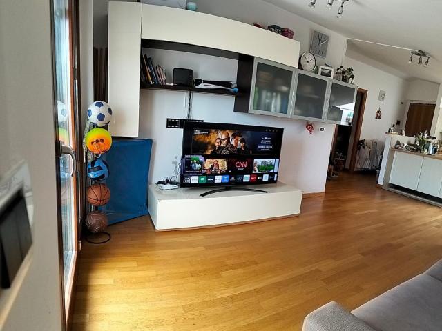 Appartamento in vendita di 103 m² in Via Lazio, 9