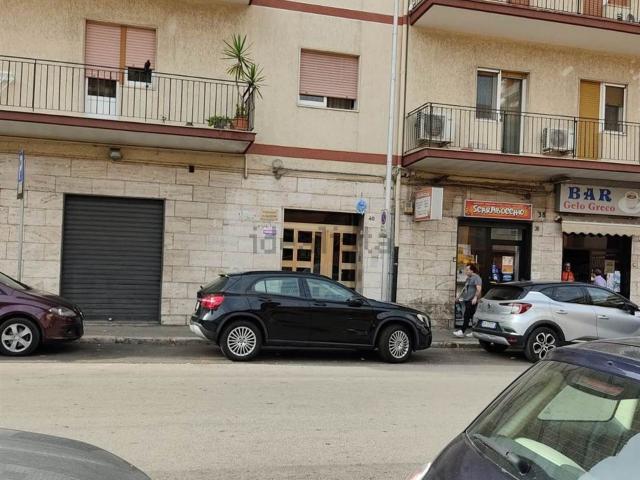 Appartamento in vendita di 103 m² in Via Medaglie d&apos Oro, 40