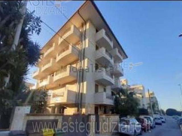 Appartamento in vendita di 103 m² in Via Suri