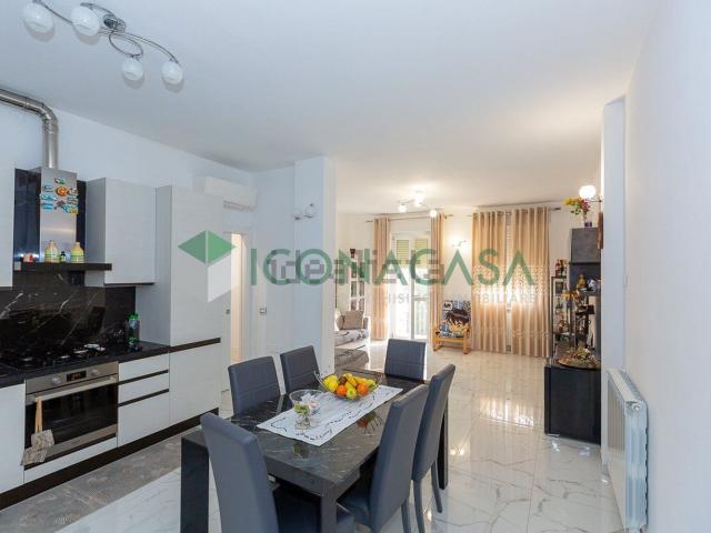 Appartamento in vendita di 103 m² in Via Paolo Viviani