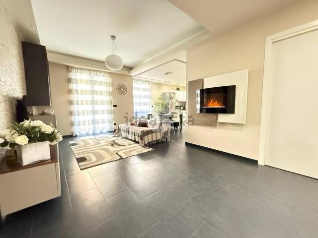 Appartamento in vendita di 103 m² in Via Pasquale Berghini, 23