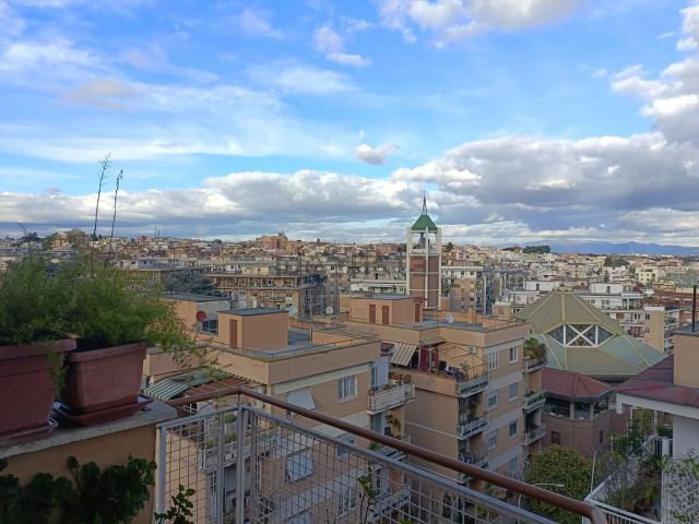 Appartamento in vendita di 103 m² in Via Rosa Govona