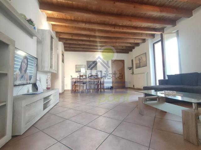 Appartamento in vendita di 103 m² in Via Reina