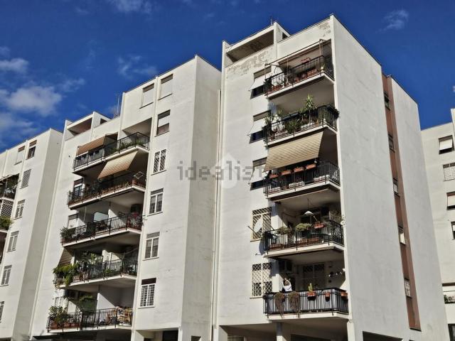 Appartamento in vendita di 103 m² in Via Vito Giuseppe Galati, 54