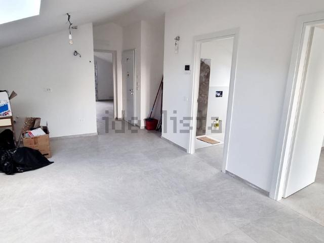Appartamento in vendita di 103 m² in Viale Giuseppe Giacosa
