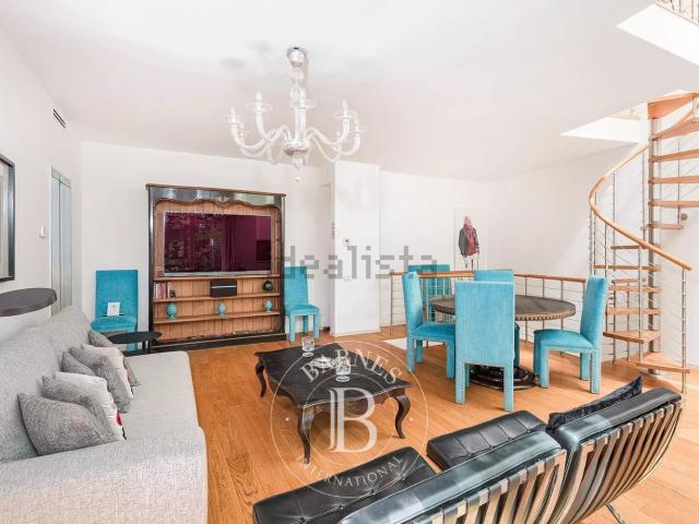 Appartamento in vendita di 103 m² in Viale Monte Grappa, 16