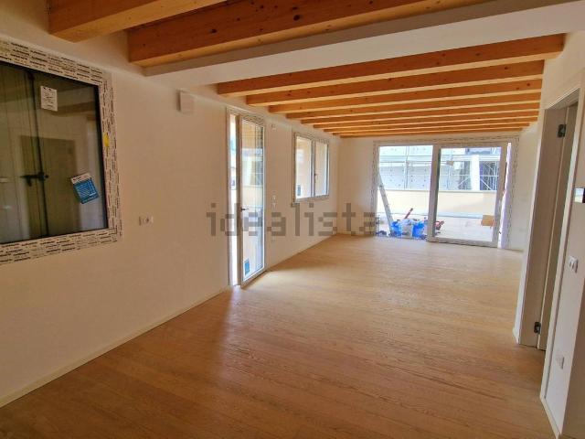 Appartamento in vendita di 104 m² in Via Amalfi