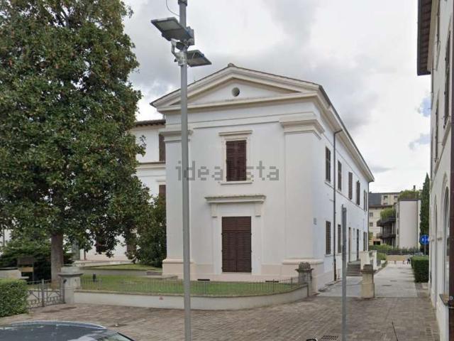 Appartamento in vendita di 104 m² in Via Ammiraglio Burzagli, 35
