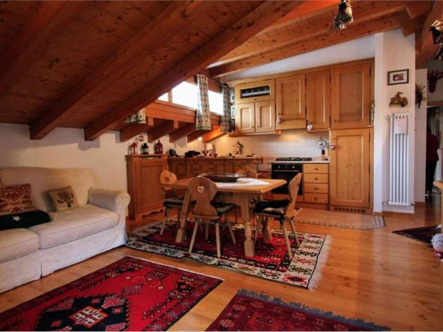Appartamento in vendita di 104 m² in Via Alpini, 8