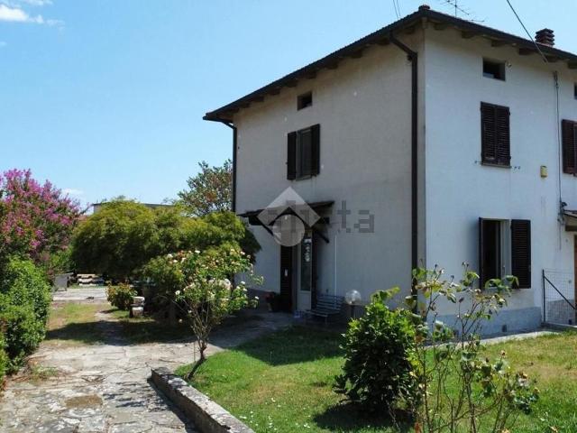 Appartamento in vendita di 104 m² in Via Bassa della Vergine, 119