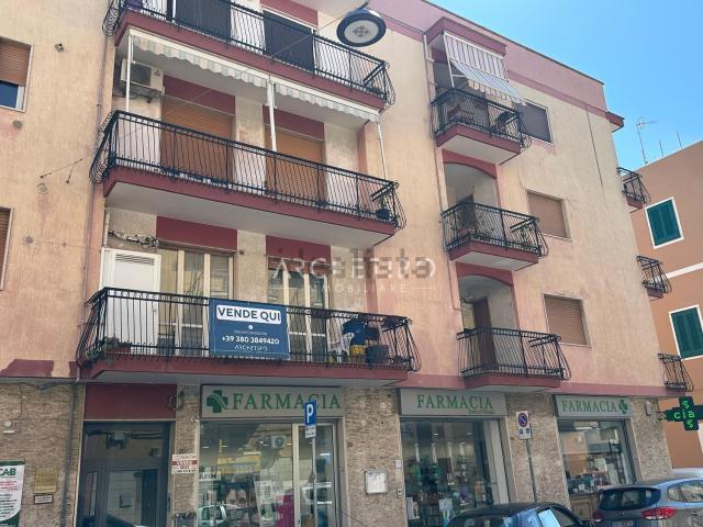 Appartamento in vendita di 104 m² in Via G. Polignani, 20