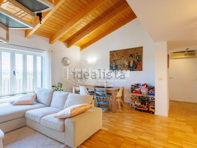Appartamento in vendita di 104 m² in Via Giulio e Giacinto Sicuri, 68