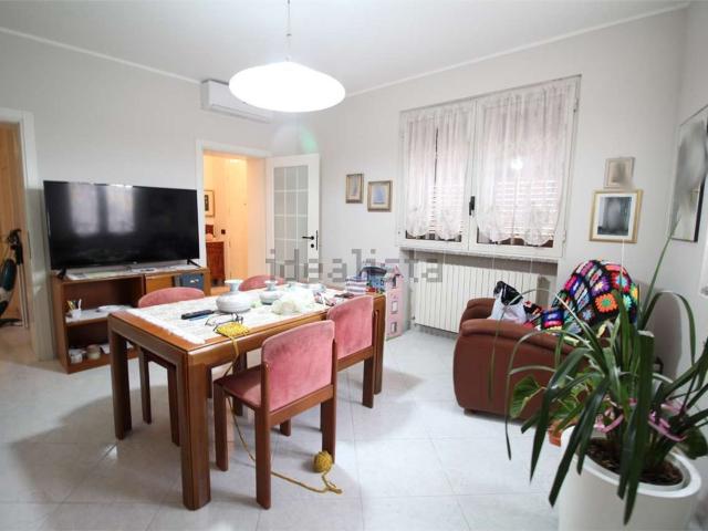 Appartamento in vendita di 104 m² in Via Giacomo Leopardi