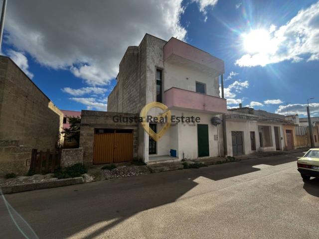 Appartamento in vendita di 104 m² in Via Giovanni Pascoli, 14